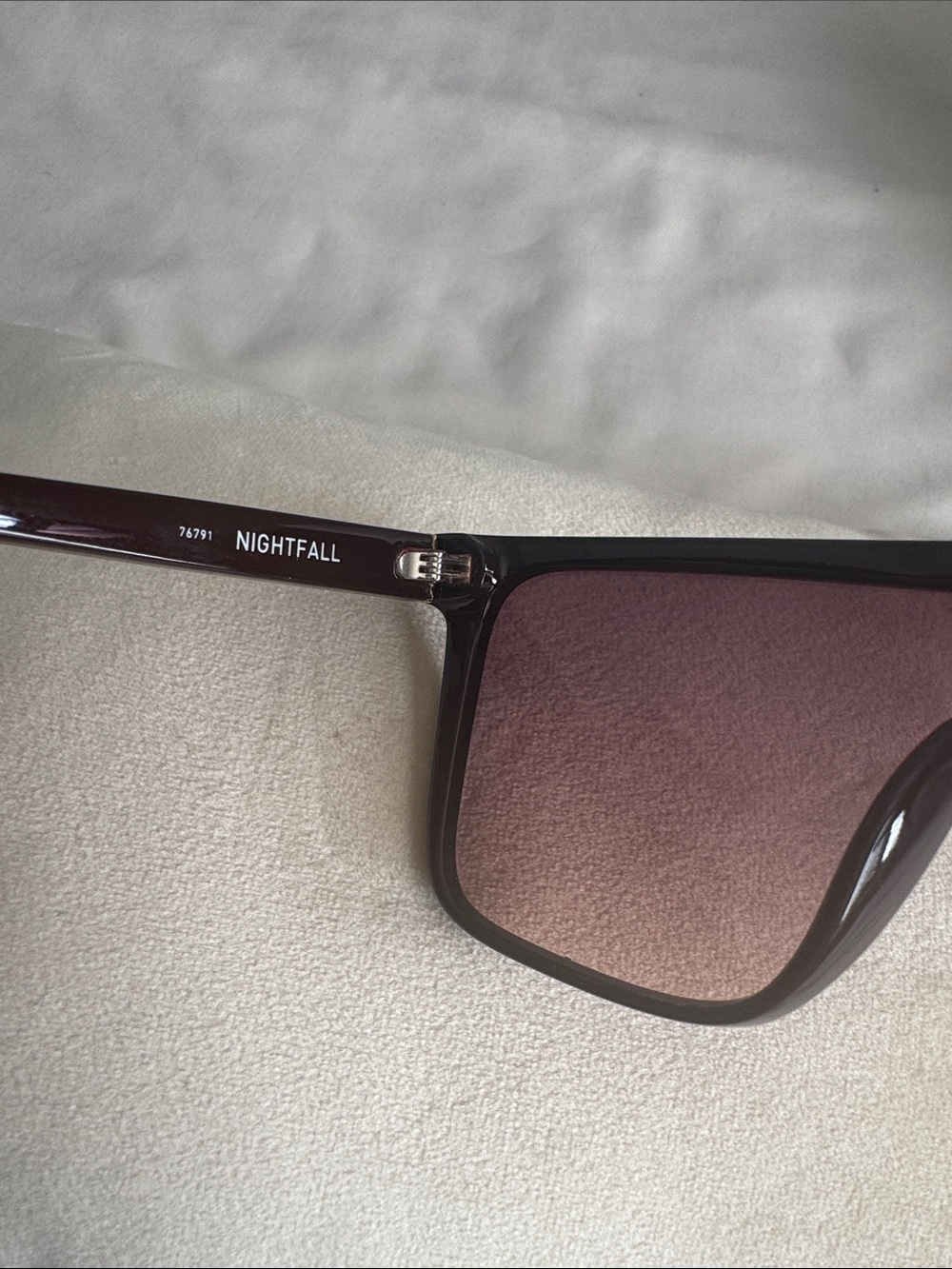 Quay Nightfall Brown Med - Never Worn - Picture 3 of 4